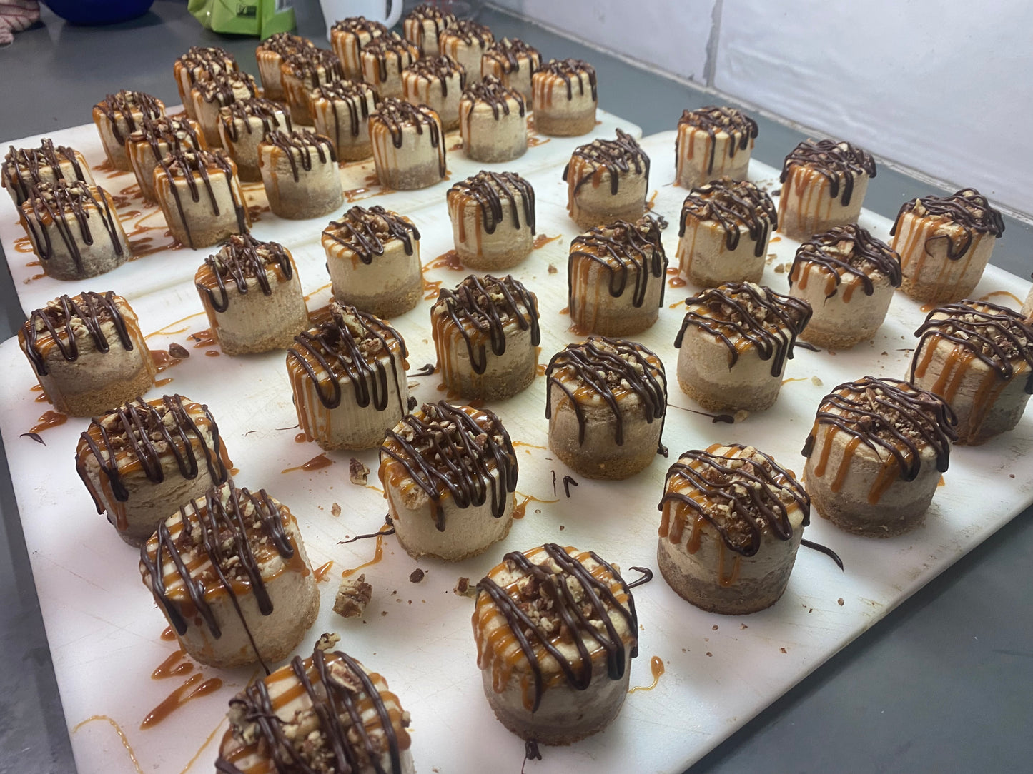 Mini Cheesecakes, 6 per order