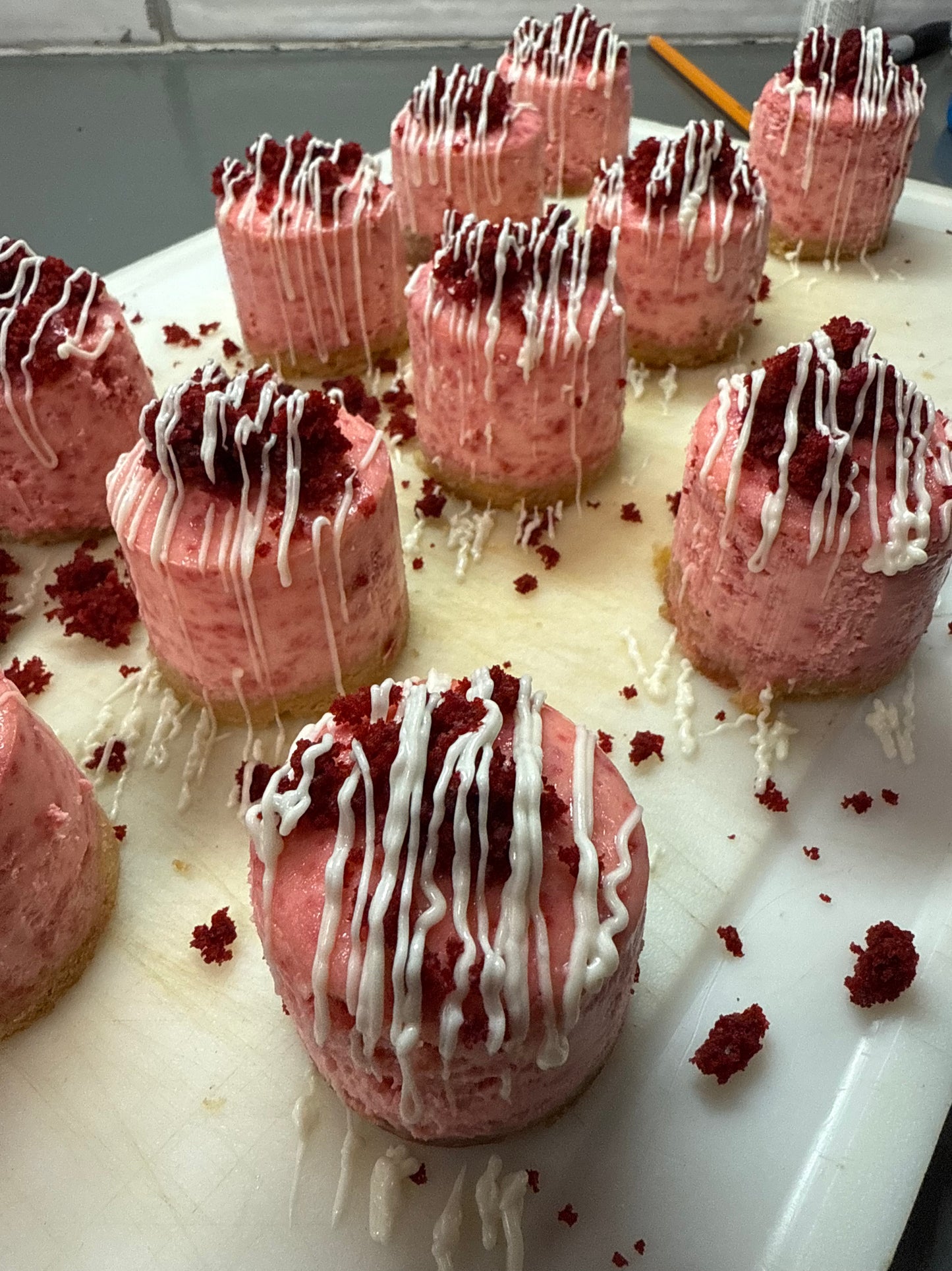 Mini Cheesecakes, 6 per order